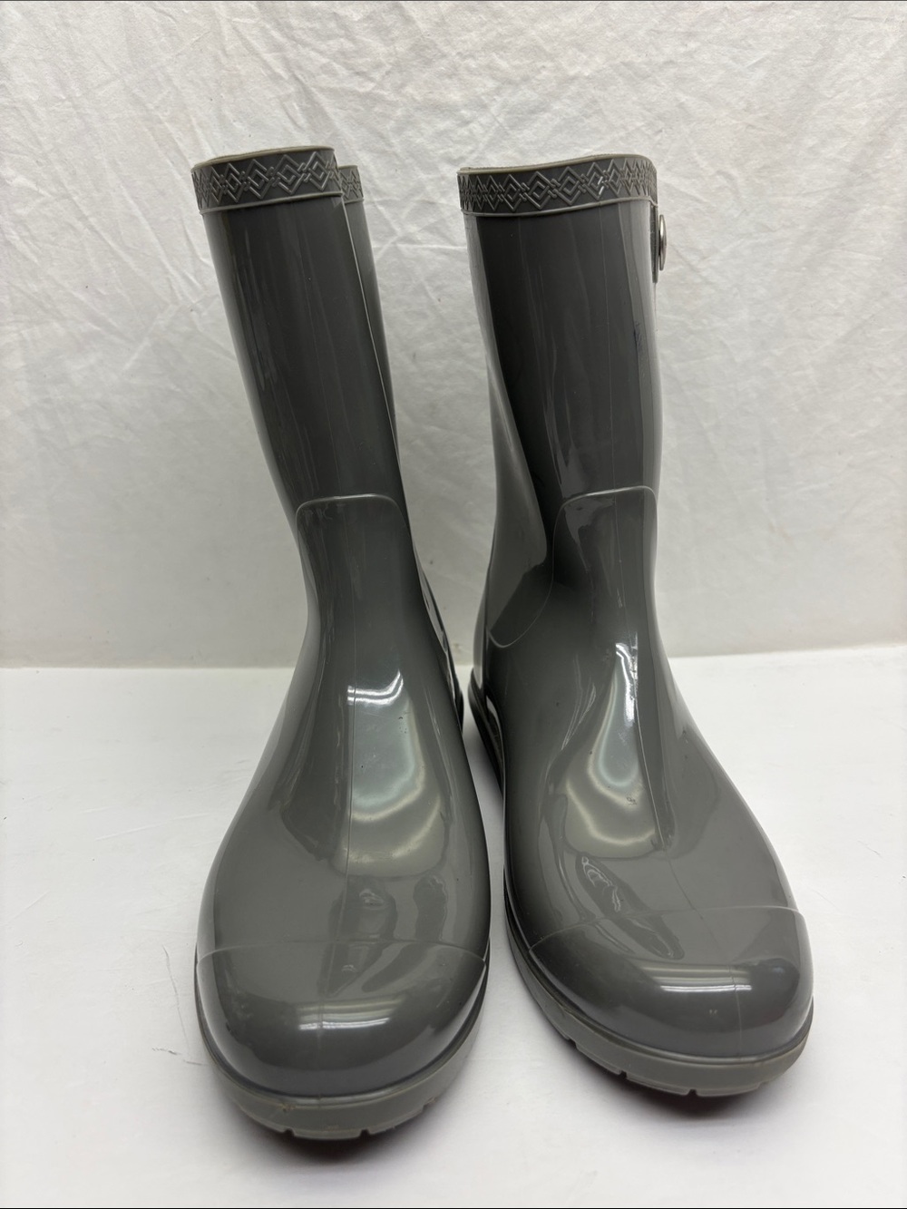 Ugg Rain boots, SZ 10 women’s, box 1 (BA)